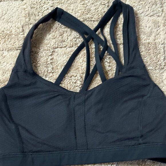 EXCELLENT Lululemon Free To Be Serene Black Sports Bra 6 C/D Cup Strappy Back - Picture 4 of 9